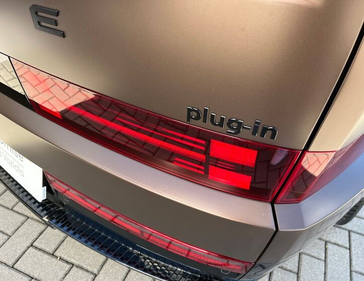 Hyundai Santa Fe SUV / Terénní 1,6 l 158 kw