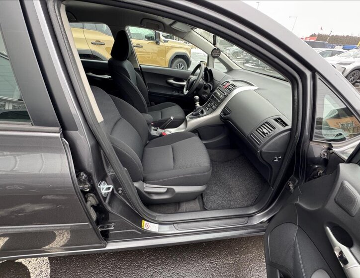 Toyota Auris Hatchback 1,6 l 97 kw