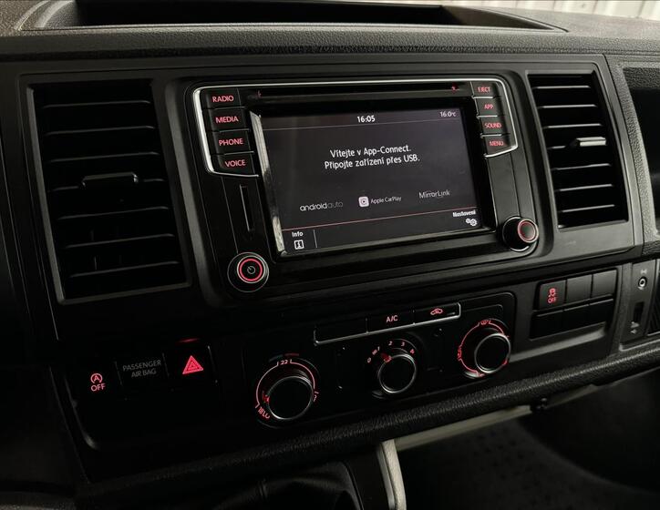 Volkswagen Transporter 22