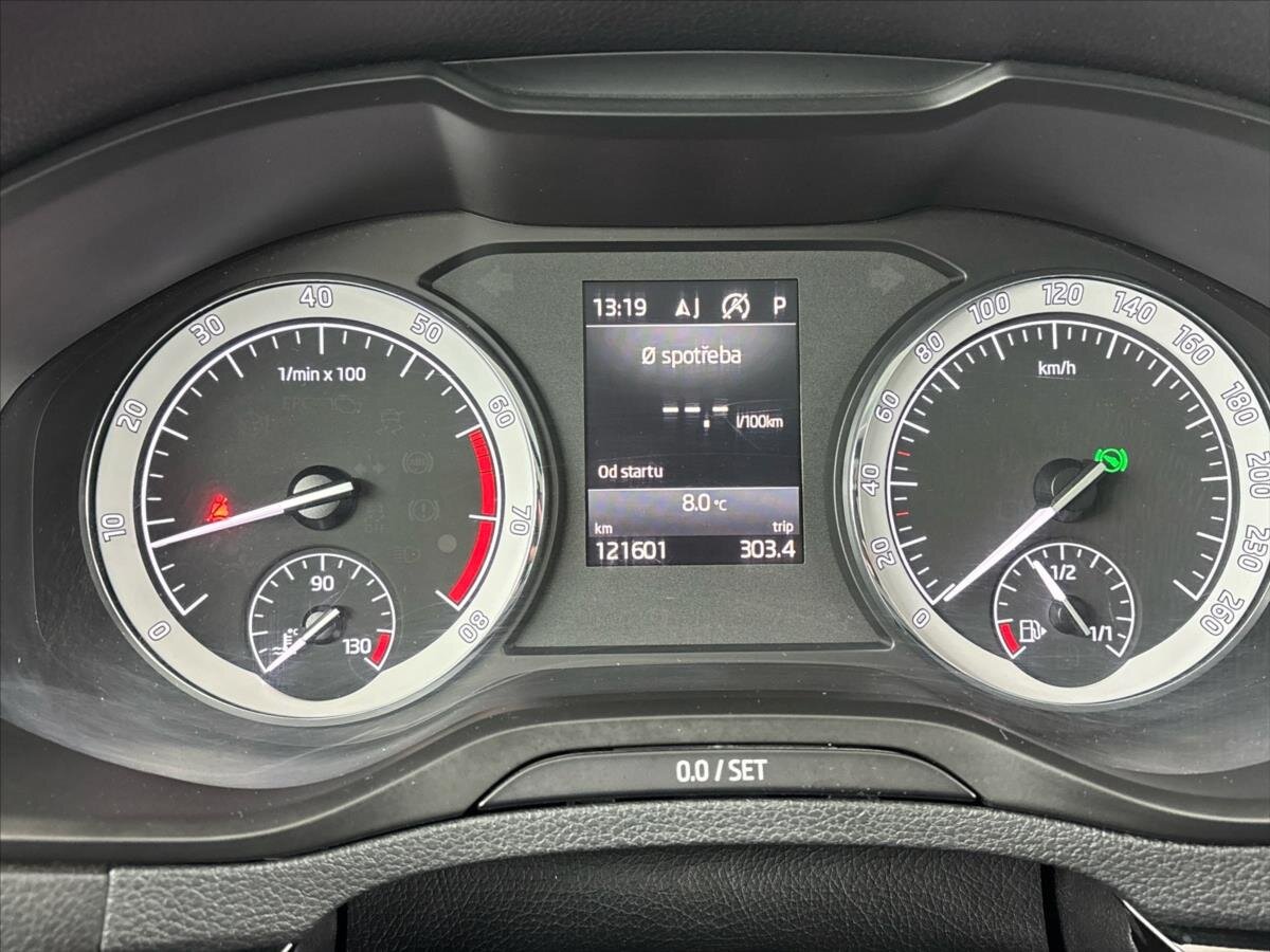 Škoda Karoq SUV / Terénní 1,5 l 110 kw