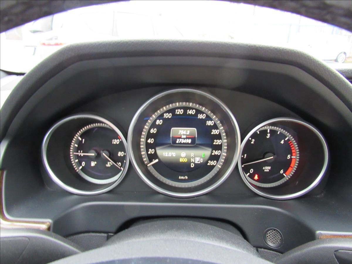 Mercedes-Benz Třídy E Sedan 3,0 l 190 kw