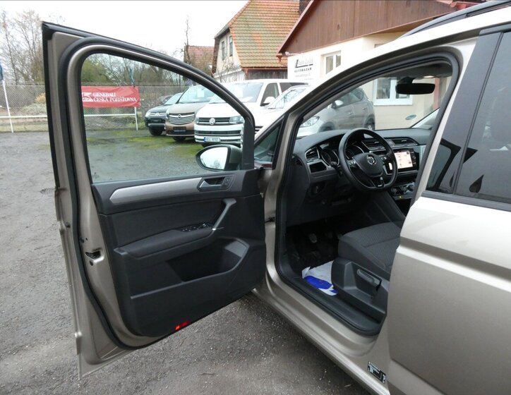 Volkswagen Touran 19