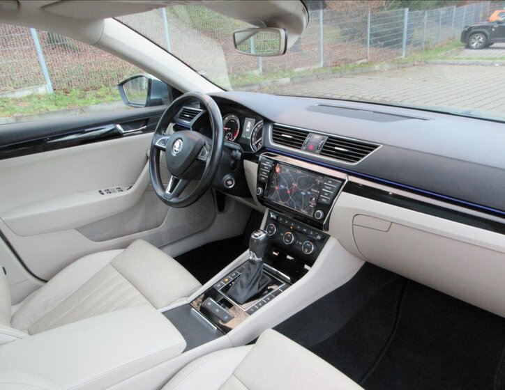 Škoda Superb 14