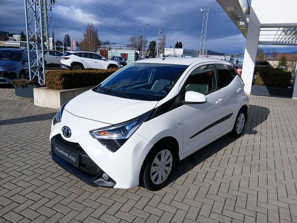 Toyota Aygo Hatchback 998,0 53 kw
