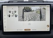 Land Rover Defender 22