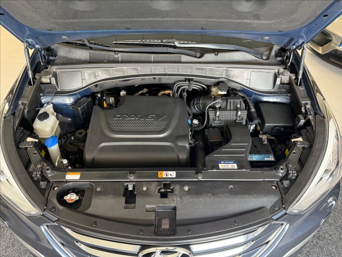 Hyundai Santa Fe SUV / Terénní 2,2 l 145 kw