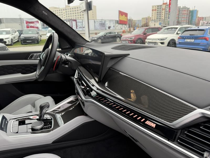 BMW X5 SUV 4,4 l 460 kw