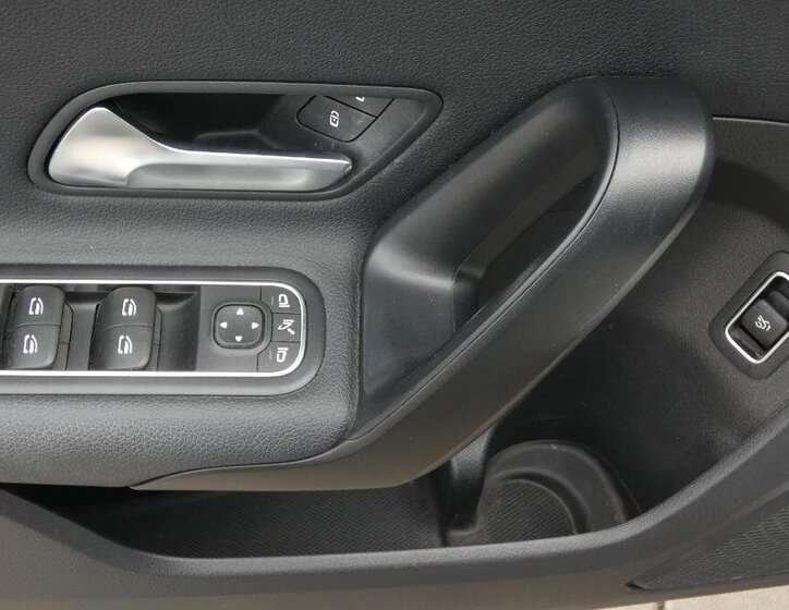 Mercedes-Benz Třídy A Sedan / Limuzína 2,0 l 85 kw