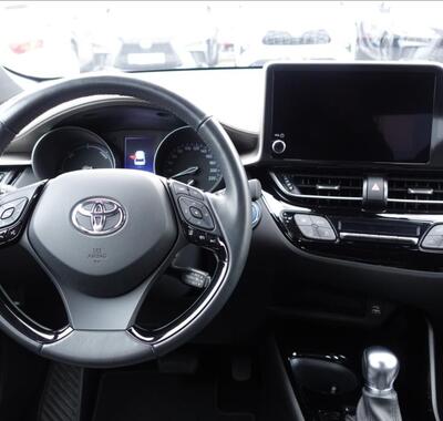 Toyota C-HR 8
