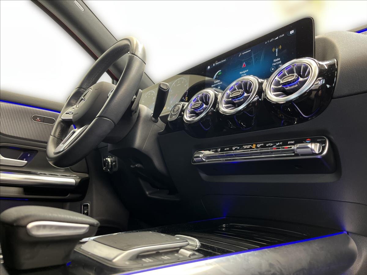 Mercedes-Benz GLA SUV 1,3 l 120 kw