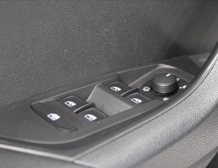 Škoda Karoq SUV / Terénní 1,5 l 110 kw