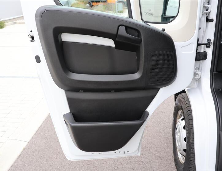 Peugeot Boxer 11