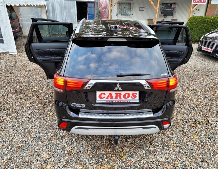 Mitsubishi Outlander SUV / Terénní 2,4 l 165 kw