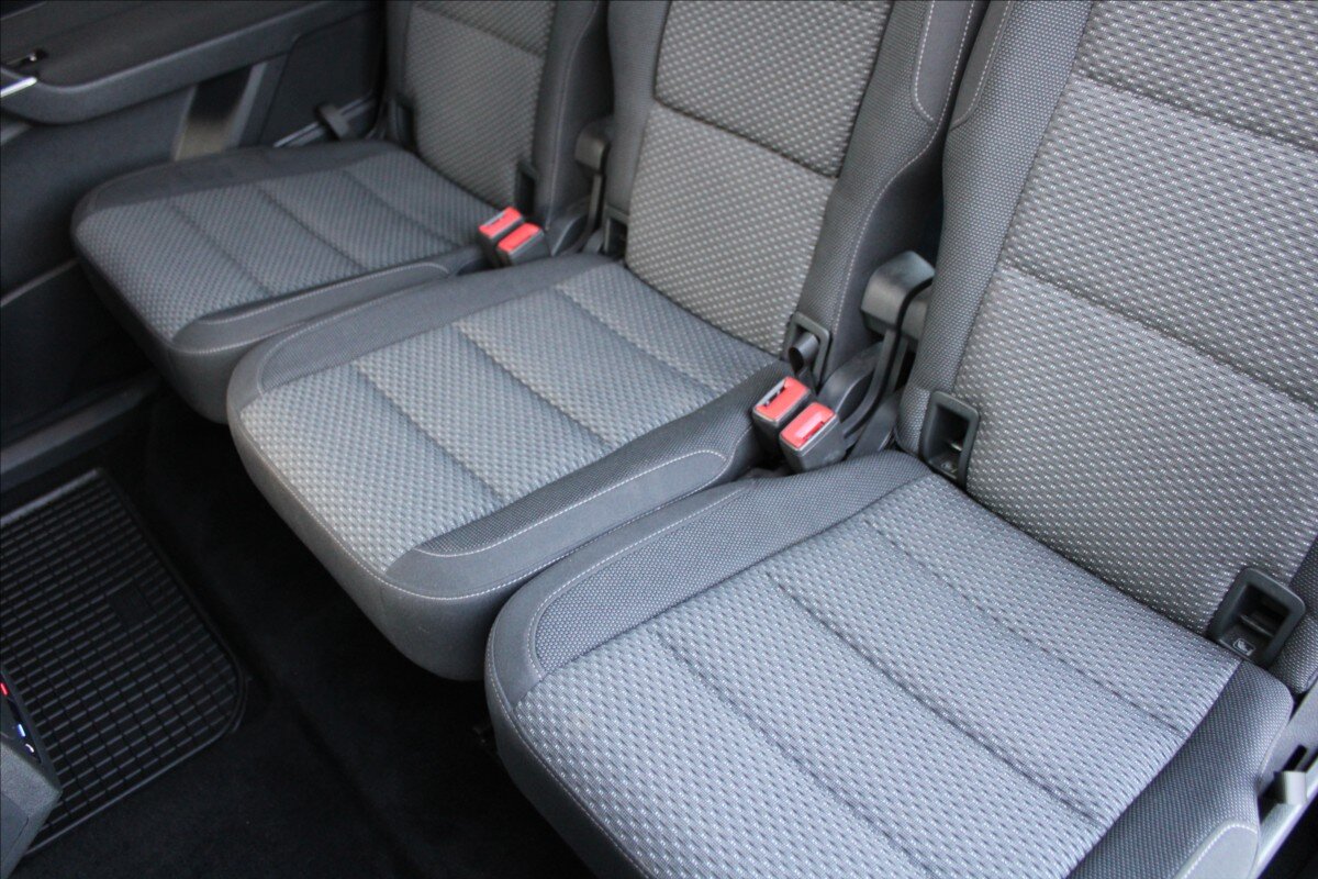 Volkswagen Touran MPV 1,5 l 110 kw