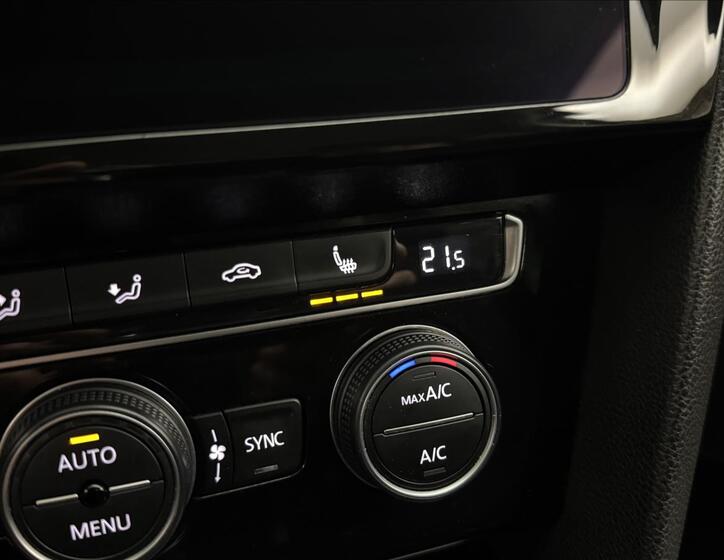 Volkswagen Passat 25