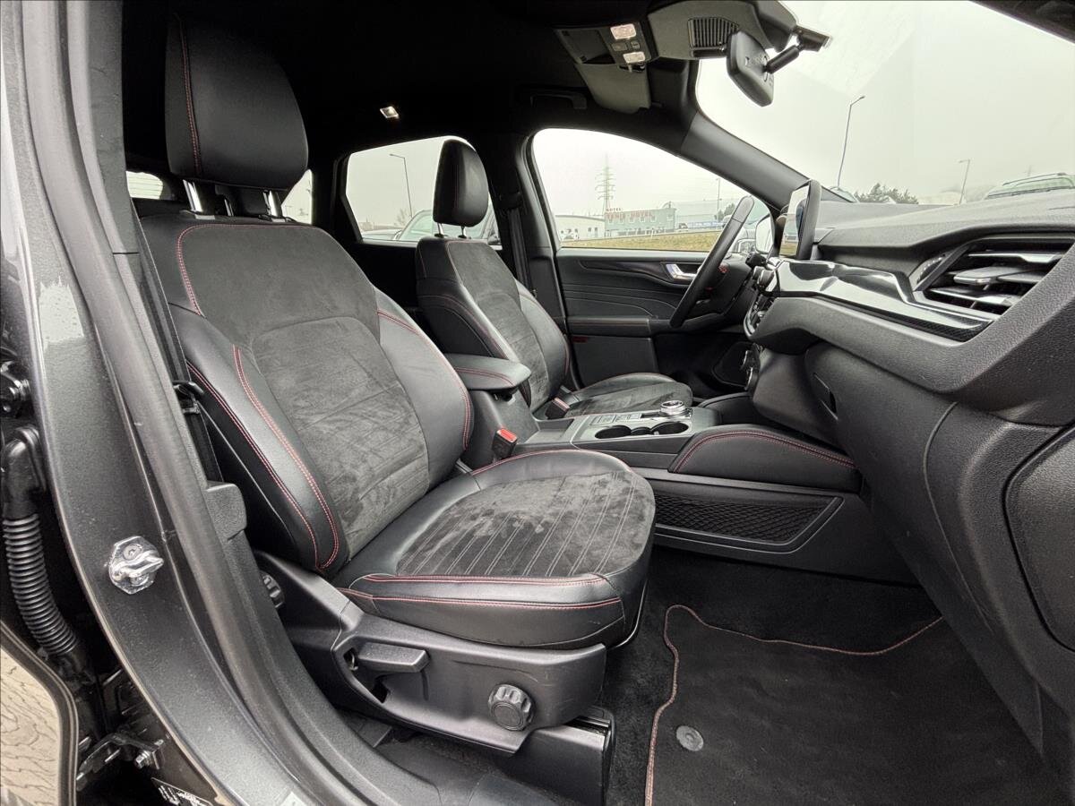 Ford Kuga SUV / Terénní 2,5 l 140 kw