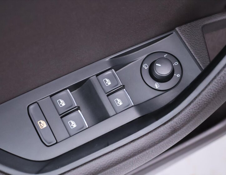 Škoda Superb Liftback 2,0 l 140 kw