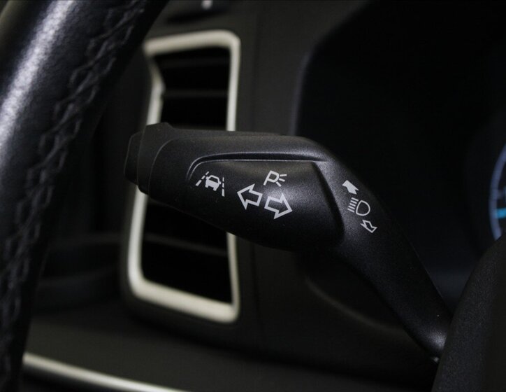 Ford Tourneo Custom MPV 2,0 l 136 kw