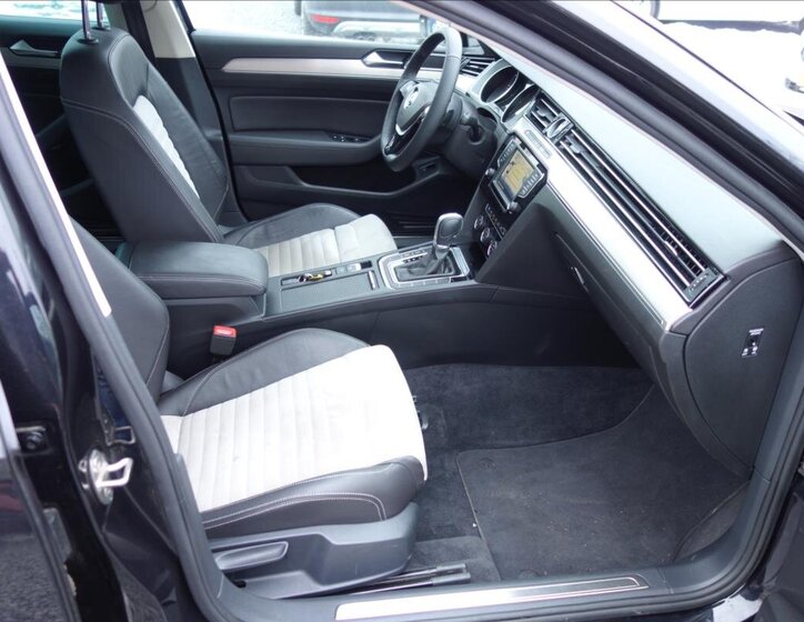 Volkswagen Passat Sedan 2,0 l 140 kw