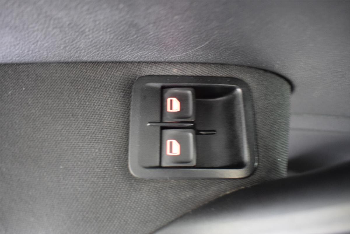 Volkswagen Polo Hatchback 999,0 44 kw