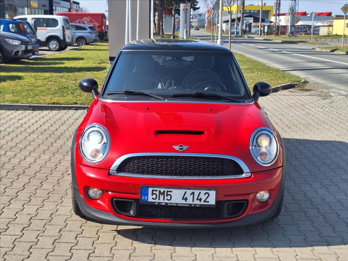 Mini Cooper Hatchback 1,6 l 135 kw