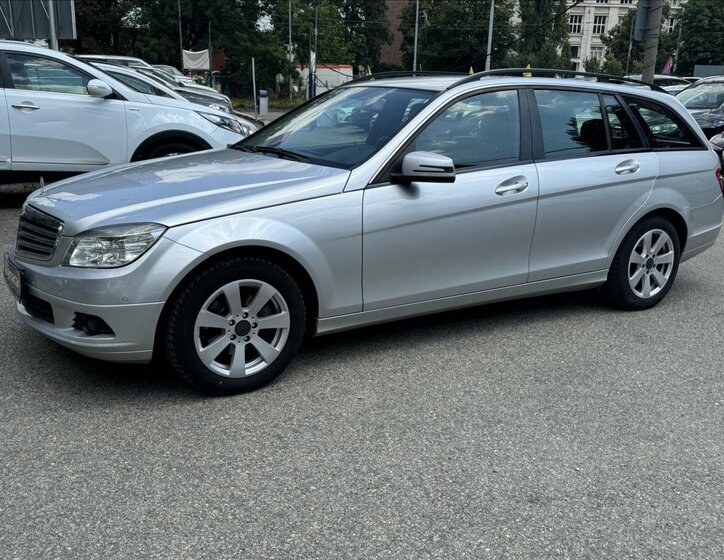 Mercedes-Benz Třídy C Kombi 2,1 l 100 kw