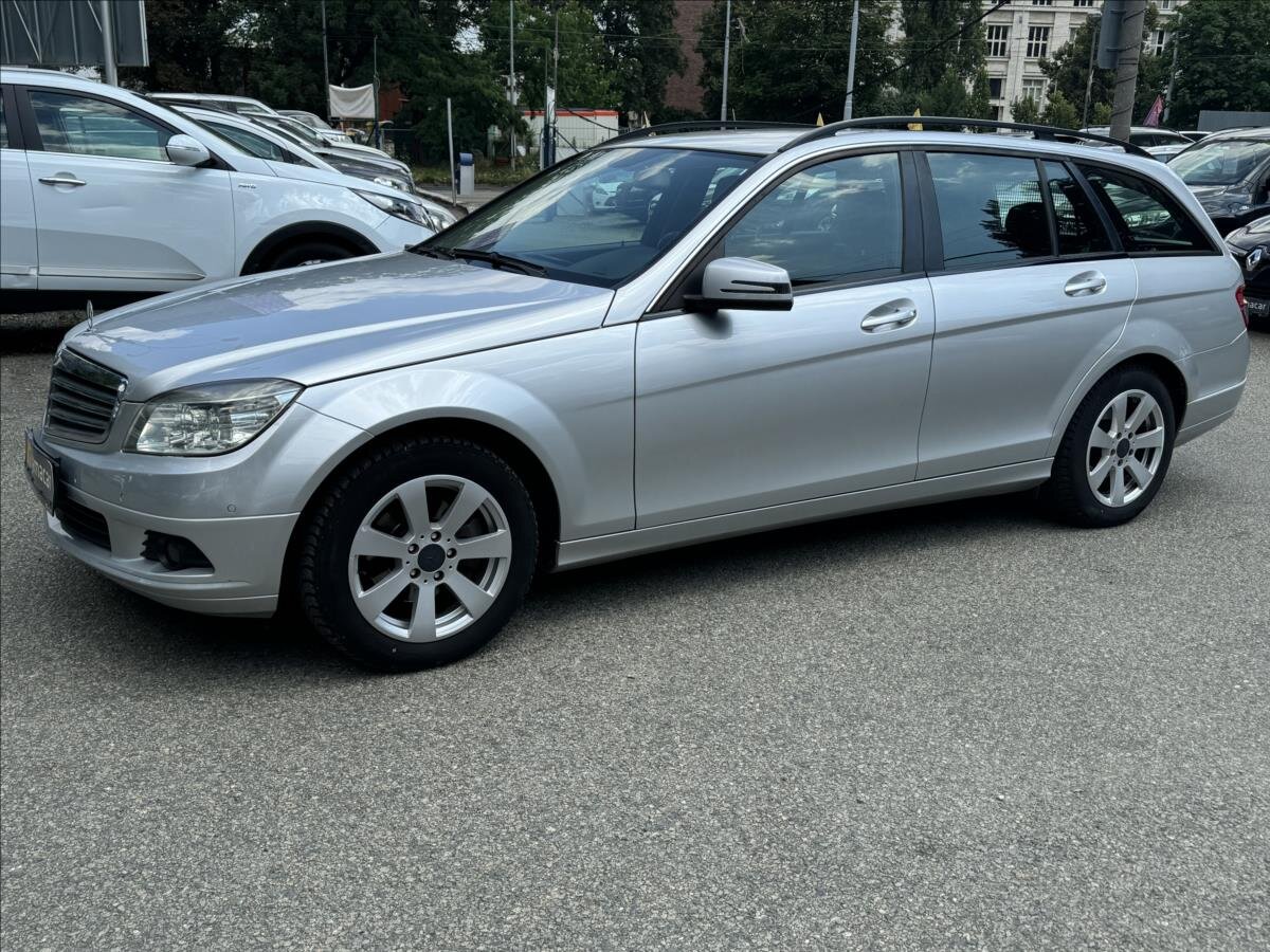 Mercedes-Benz Třídy C Kombi 2,1 l 100 kw