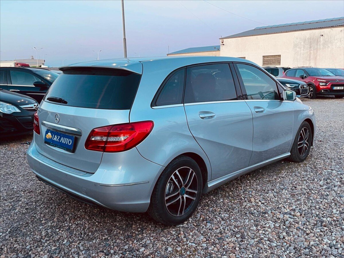 Mercedes-Benz Třídy B MPV 1,6 l 138 kw