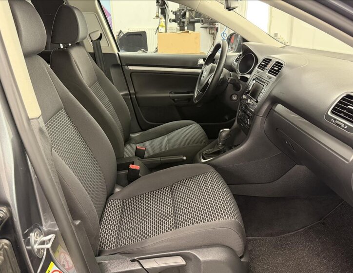 Volkswagen Golf Kombi 1,6 l 77 kw