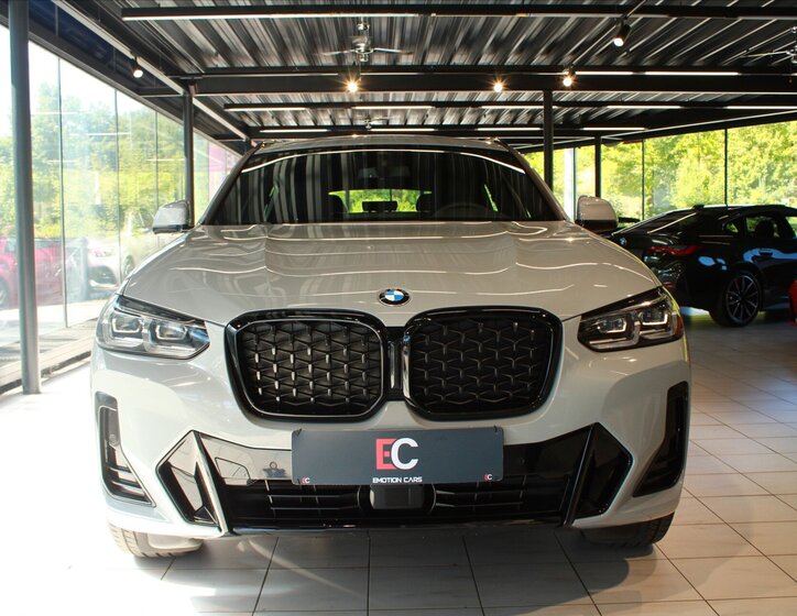 BMW X4 SUV 3,0 l 210 kw