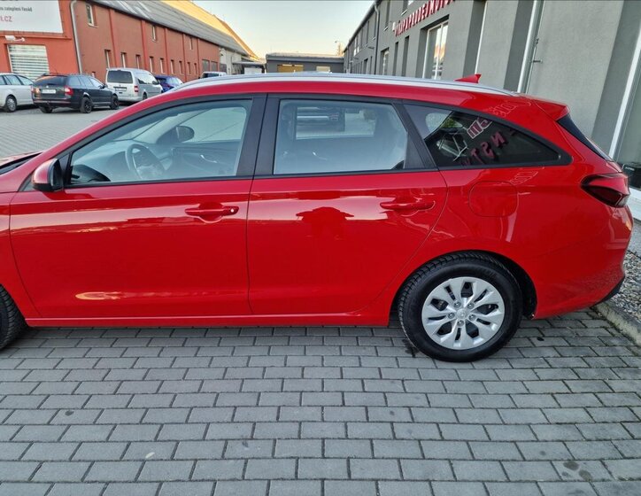 Hyundai i30 Kombi 998,0 88 kw