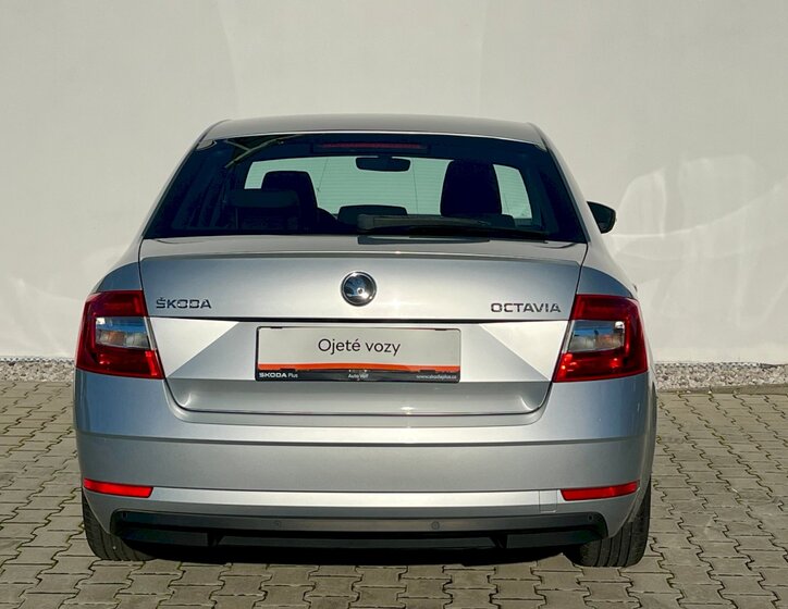 Škoda Octavia 9