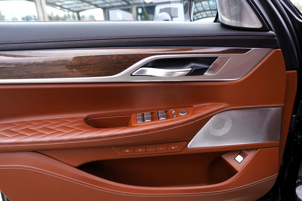 BMW Řada 7 Sedan / Limuzína 6,6 l 430 kw