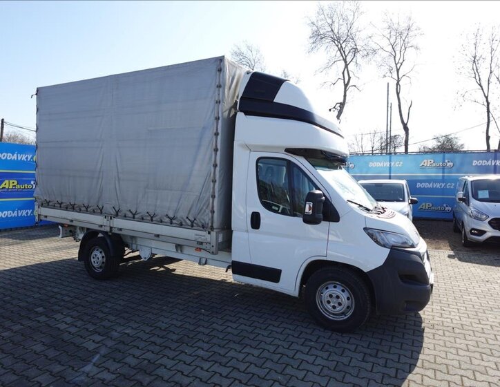 Peugeot Boxer Valník 2,2 l 121 kw