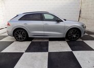 Audi Q8 6