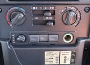 Land Rover Defender SUV / Terénní 2,4 l 90 kw