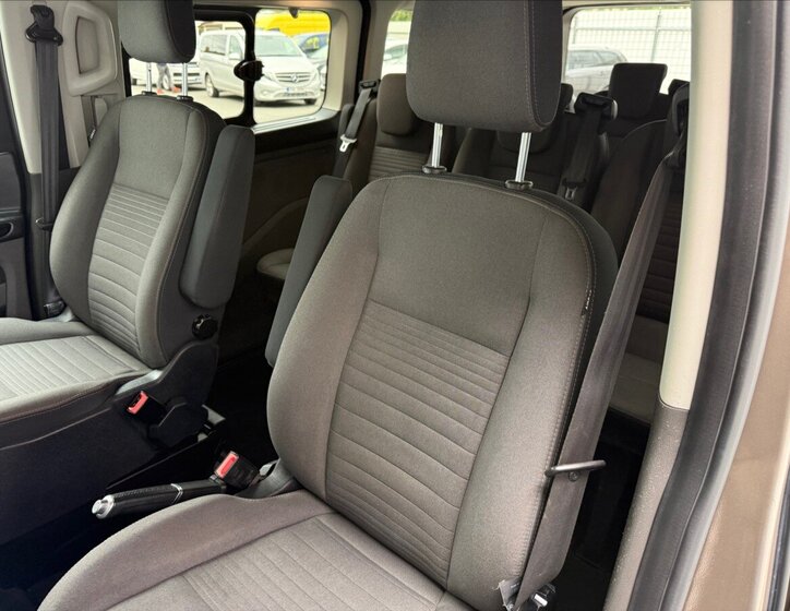 Ford Tourneo Custom MPV 2,0 l 96 kw
