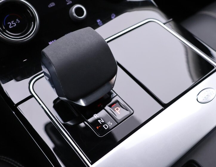 Land Rover Range Rover Velar SUV / Terénní 2,0 l 150 kw