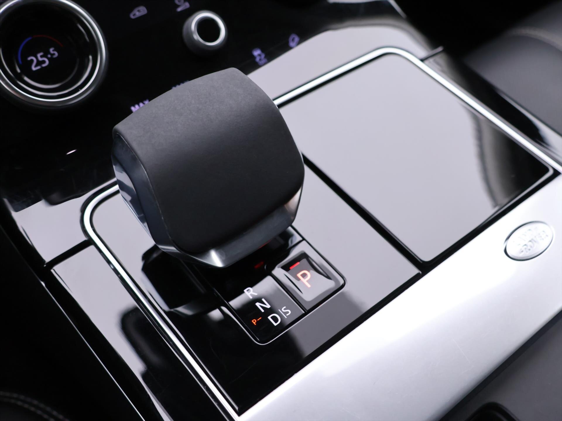 Land Rover Range Rover Velar SUV / Terénní 2,0 l 150 kw