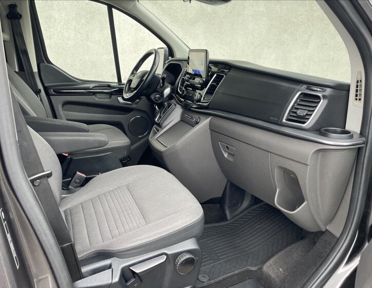 Ford Tourneo Custom MPV 2,0 l 136 kw