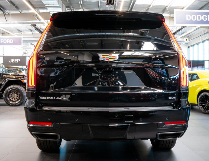 Cadillac Escalade SUV 6,2 l 313 kw