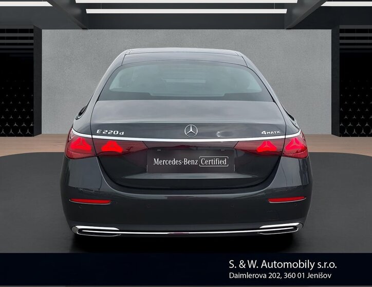 Mercedes-Benz Třídy E Sedan / Limuzína 2,0 l 145 kw