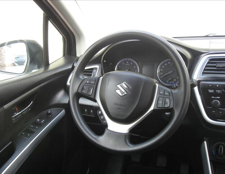 Suzuki S-Cross 22