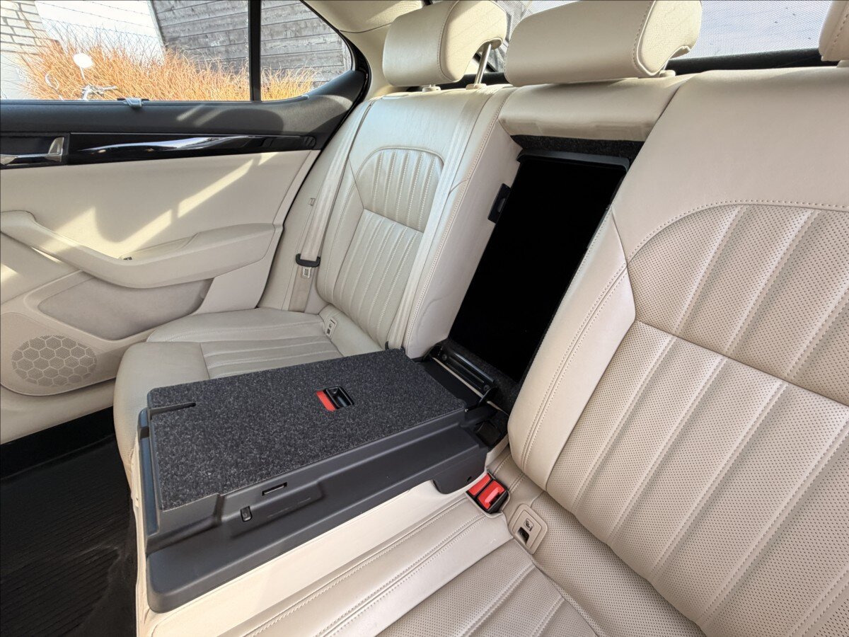 Škoda Superb Liftback 2,0 l 140 kw