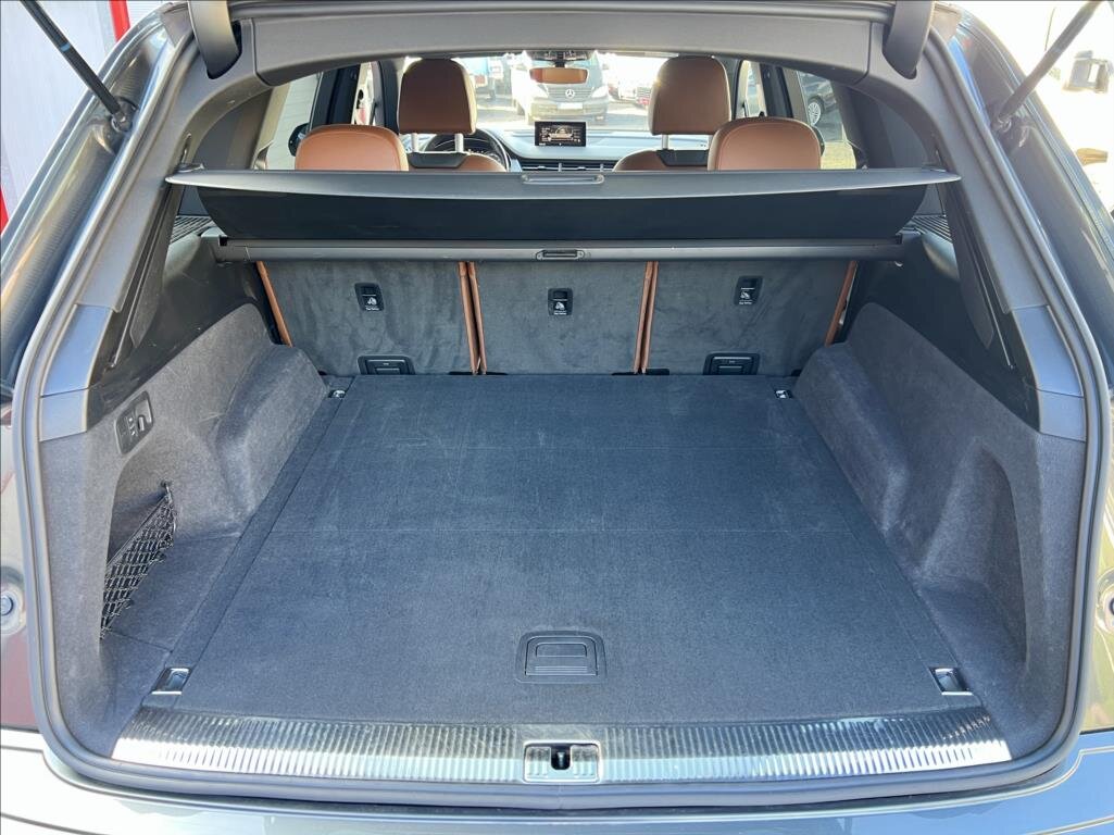 Audi SQ7 SUV / Terénní 4,0 l 320 kw