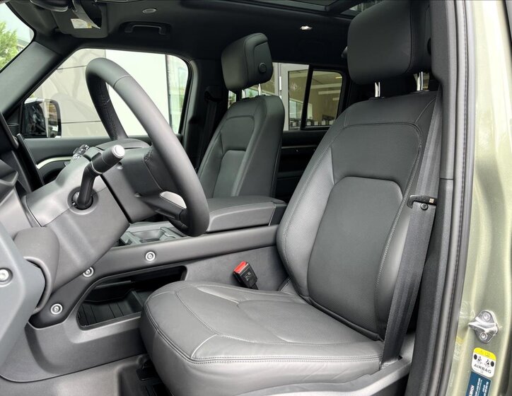 Land Rover Defender SUV / Terénní 3,0 l 221 kw