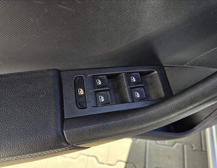 Škoda Rapid Hatchback 999,0 81 kw