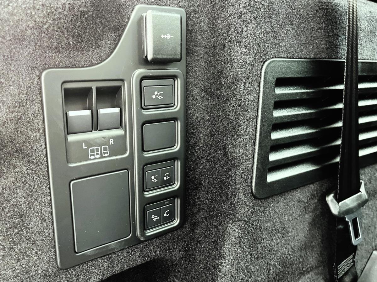 Land Rover Discovery SUV / Terénní 3,0 l 257 kw