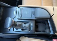 Lexus ES 300h Sedan / Limuzína 2,5 l 131 kw