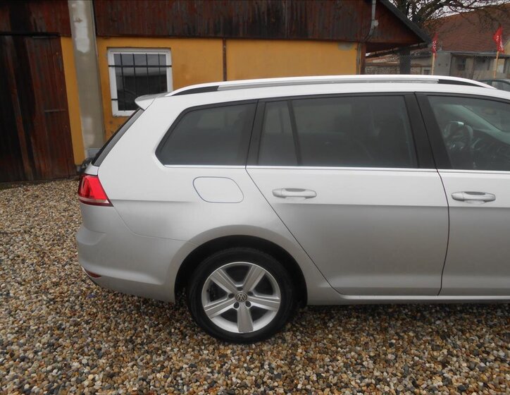 Volkswagen Golf Kombi 2,0 l 110 kw